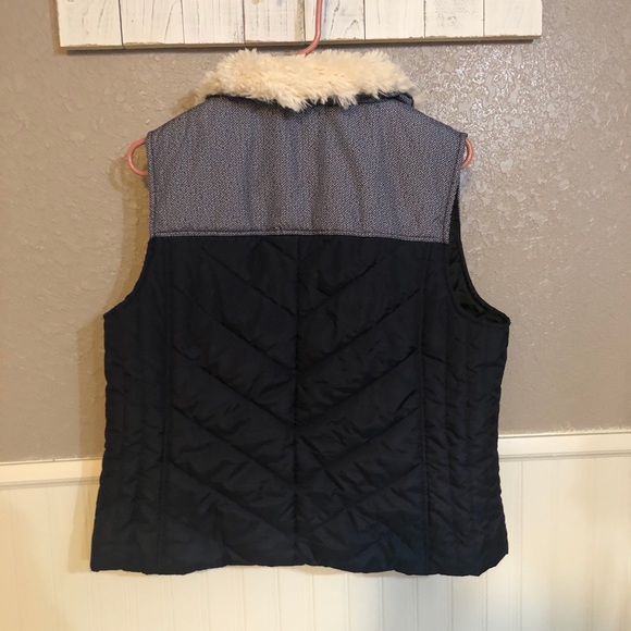 Vest - Picture 4 of 4